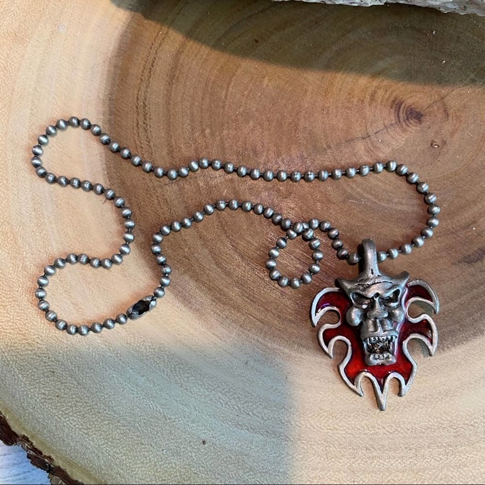 Mens Gothic Pewter Horn Evil Devil Demon Necklace 2005 Era